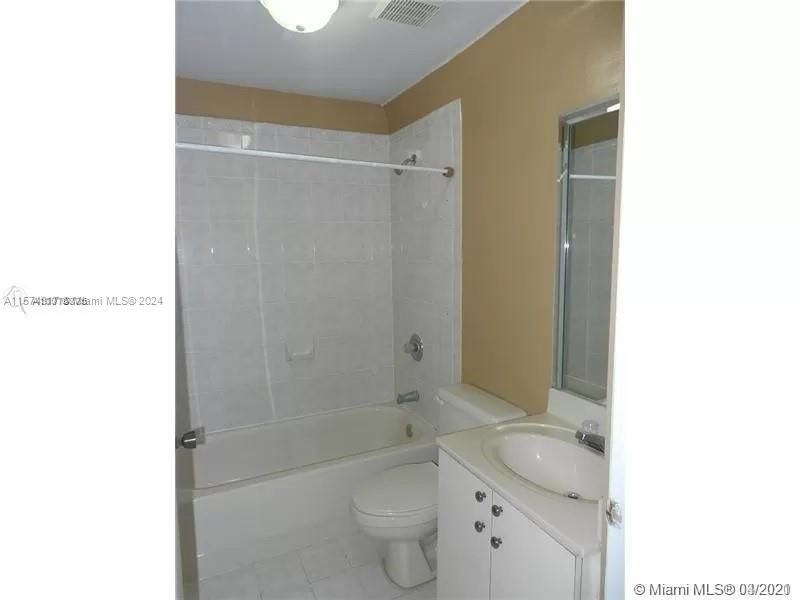 待售: $420,000 (2 贝兹, 3 浴室, 1050 平方英尺)