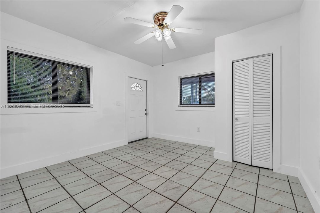 For Sale: $577,000 (4 beds, 2 baths, 1425 Square Feet)