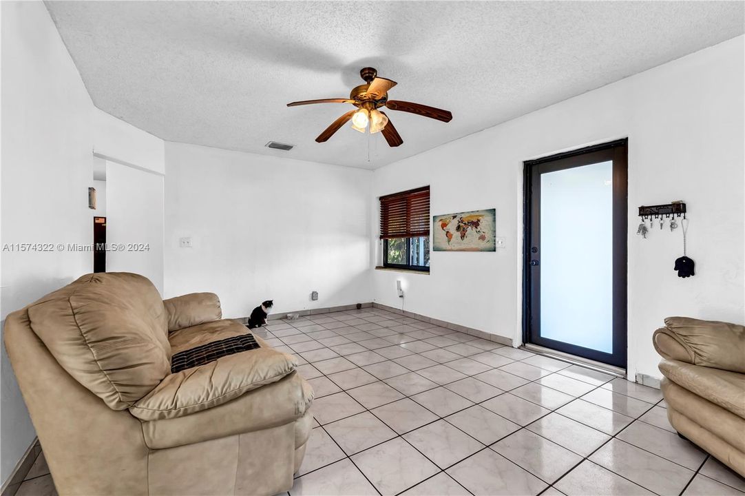 For Sale: $577,000 (4 beds, 2 baths, 1425 Square Feet)