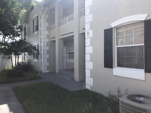 Recently Rented: $1,700 (1 beds, 1 baths, 844 Square Feet)