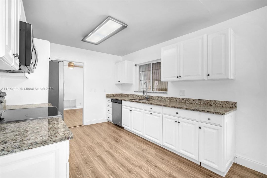 For Sale: $505,000 (3 beds, 2 baths, 1497 Square Feet)
