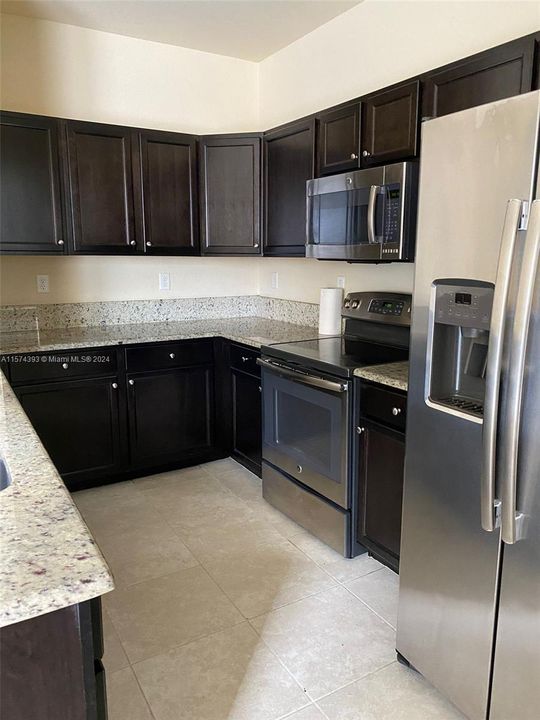 Active With Contract: $3,350 (4 beds, 3 baths, 0 Square Feet)