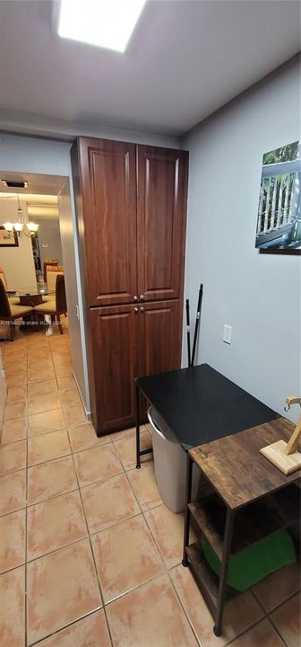 For Rent: $2,100 (1 beds, 1 baths, 676 Square Feet)