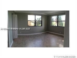 For Rent: $2,400 (2 beds, 2 baths, 992 Square Feet)