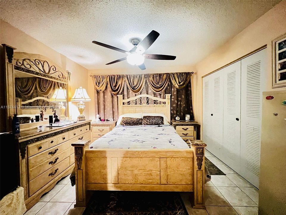 For Sale: $329,900 (2 beds, 2 baths, 1080 Square Feet)
