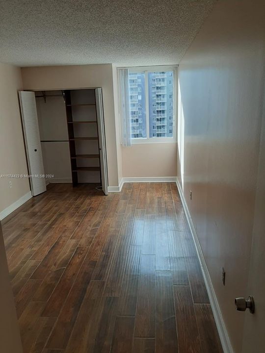 For Rent: $2,400 (1 beds, 1 baths, 593 Square Feet)