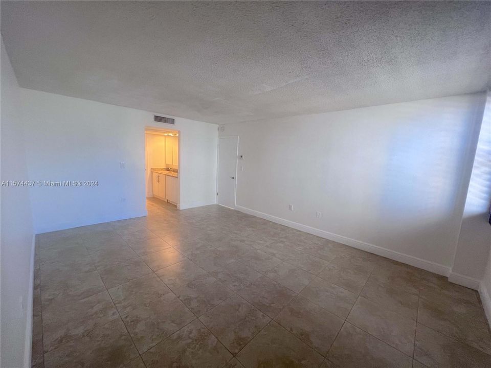 For Rent: $3,650 (2 beds, 2 baths, 1208 Square Feet)
