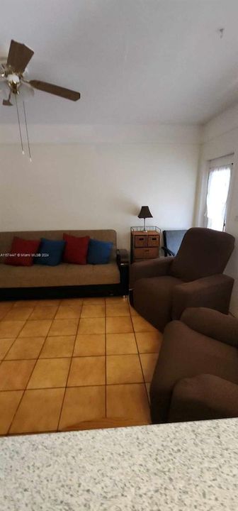 For Sale: $74,000 (1 beds, 1 baths, 462 Square Feet)