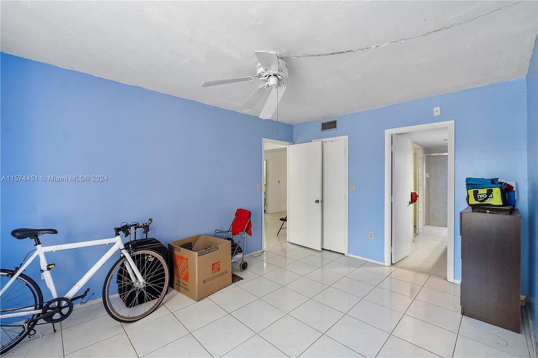 For Sale: $175,000 (2 beds, 2 baths, 972 Square Feet)