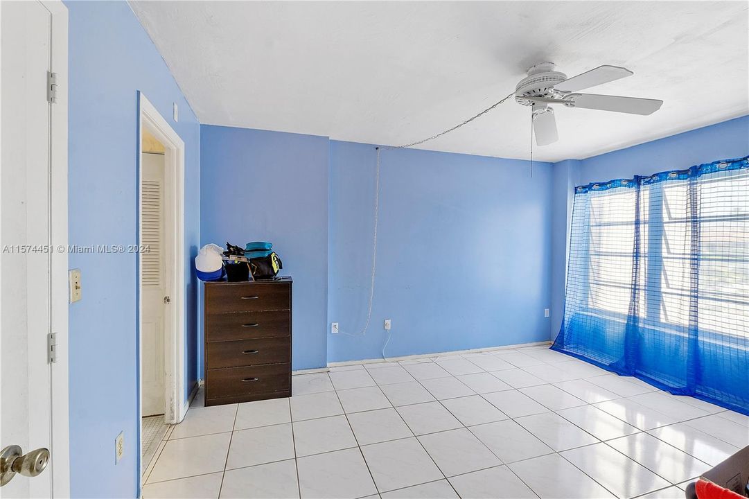 For Sale: $175,000 (2 beds, 2 baths, 972 Square Feet)