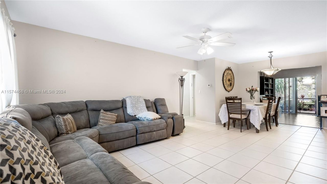 For Sale: $459,000 (2 beds, 2 baths, 1366 Square Feet)