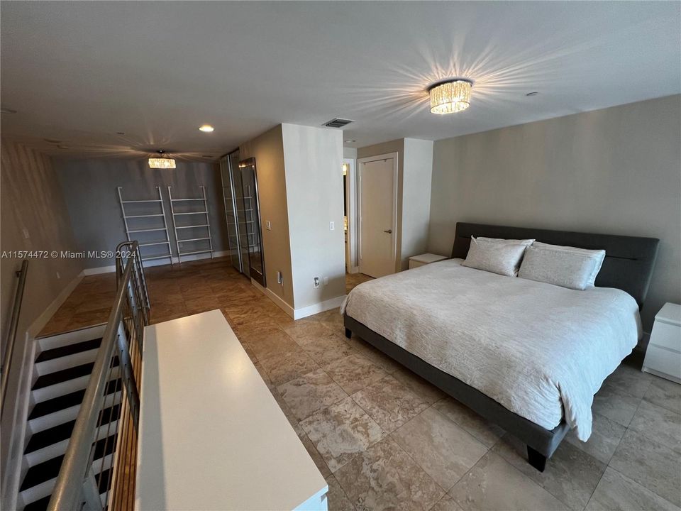 For Sale: $500,000 (1 beds, 2 baths, 1000 Square Feet)