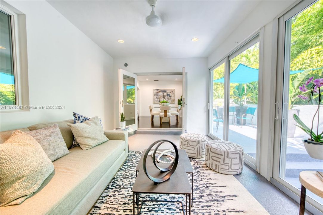 For Sale: $861,000 (3 beds, 2 baths, 1652 Square Feet)