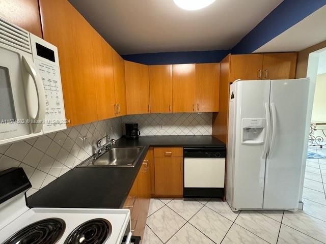 Recently Sold: $259,000 (2 beds, 2 baths, 914 Square Feet)