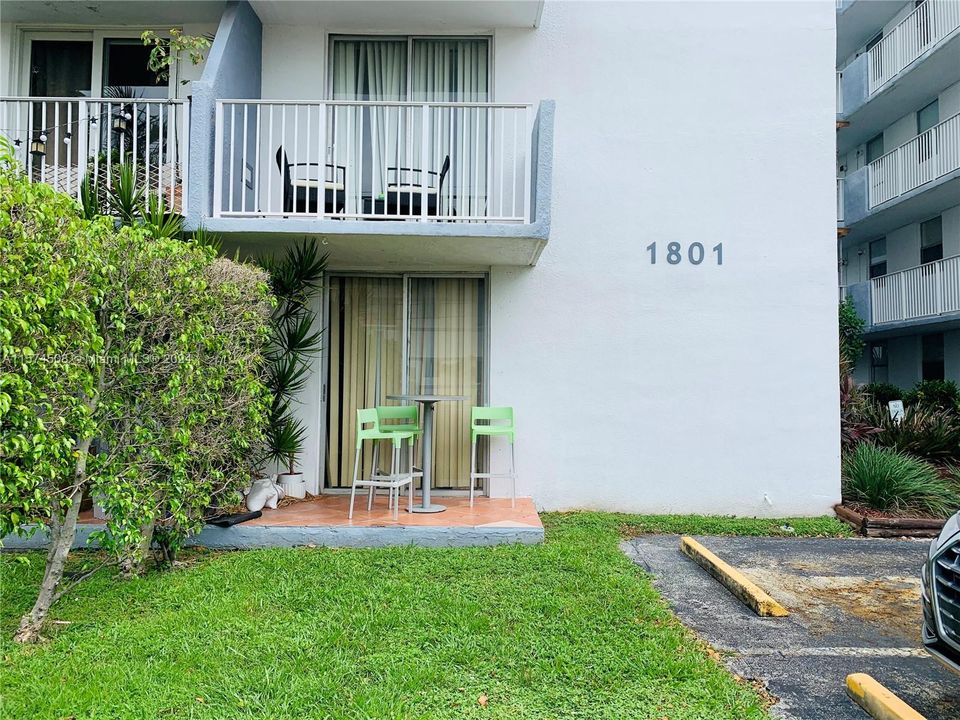 Active With Contract: $205,000 (1 beds, 1 baths, 620 Square Feet)
