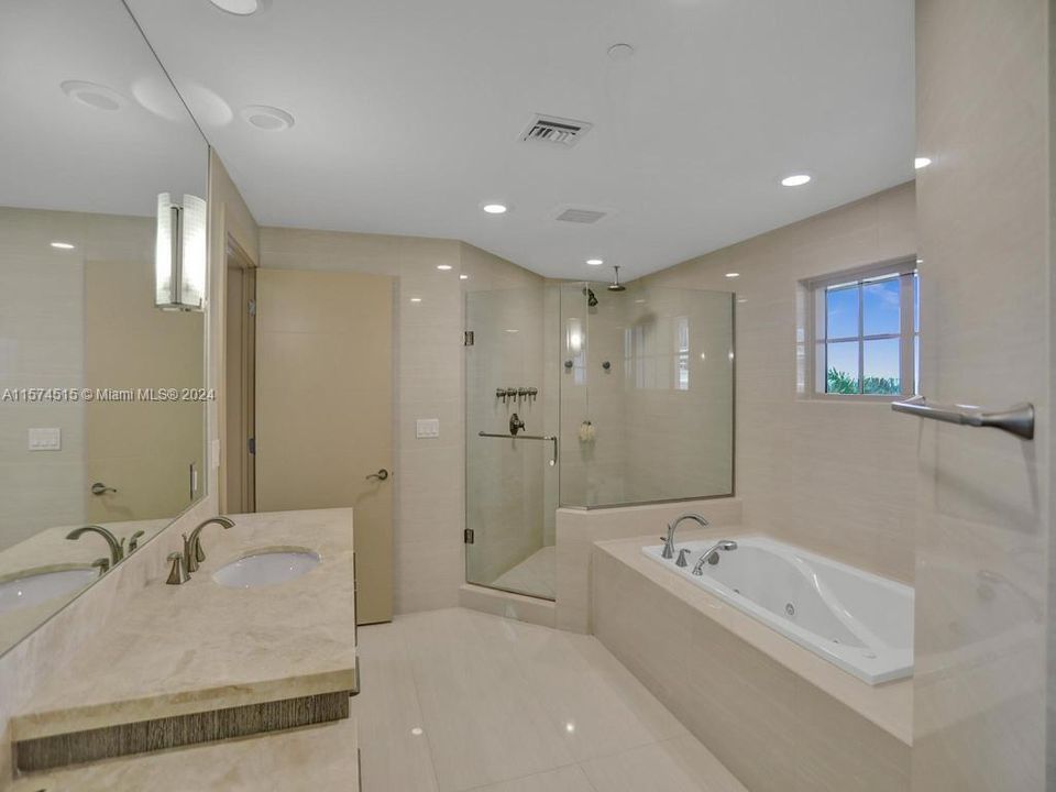 待售: $2,490,000 (3 贝兹, 2 浴室, 3161 平方英尺)