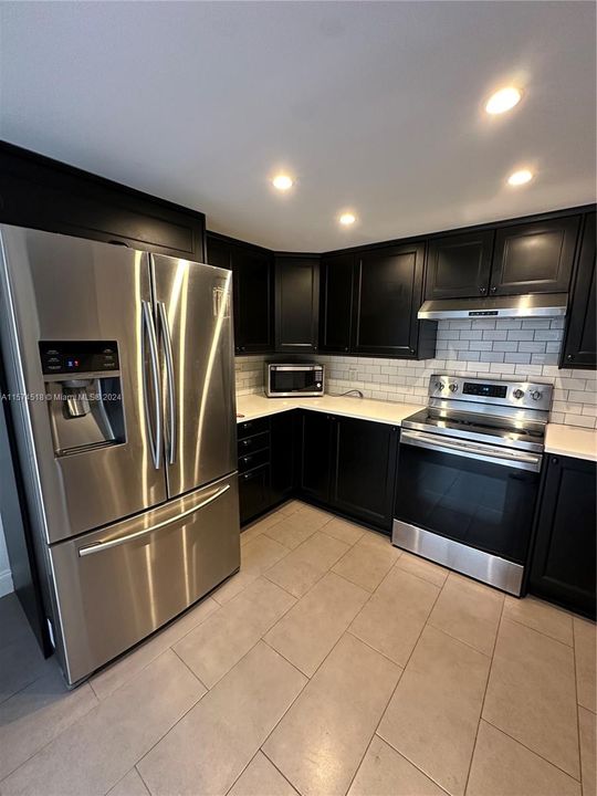 For Sale: $435,000 (2 beds, 1 baths, 1230 Square Feet)