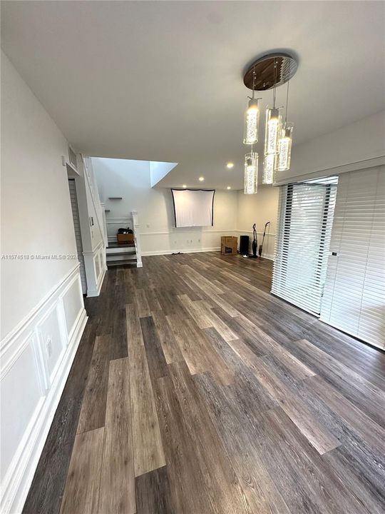 For Sale: $435,000 (2 beds, 1 baths, 1230 Square Feet)