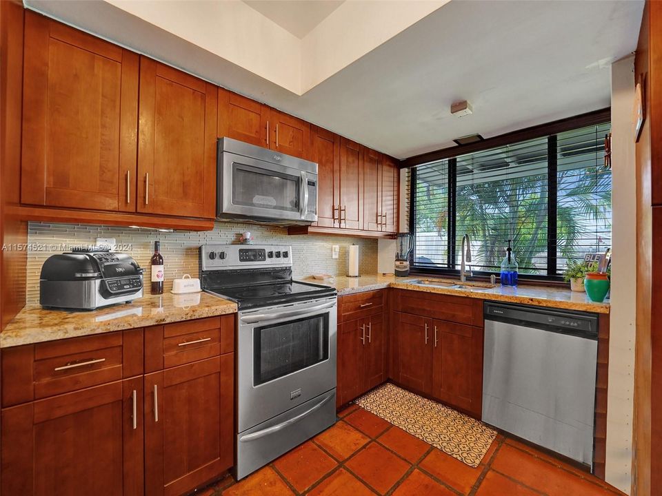For Sale: $687,888 (3 beds, 2 baths, 1806 Square Feet)
