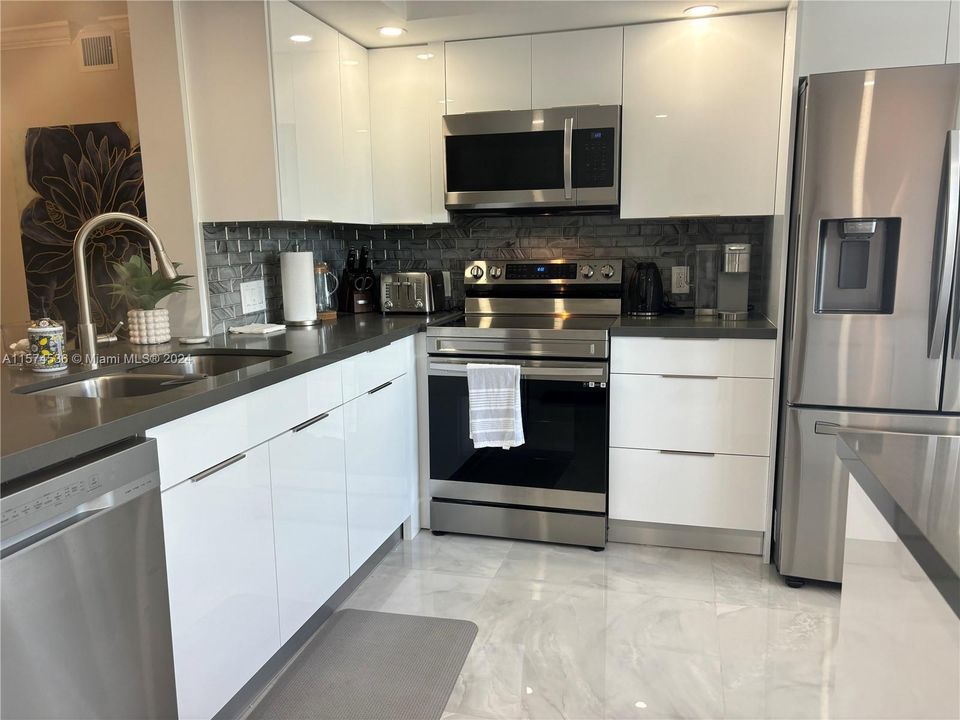 Recently Sold: $284,900 (2 beds, 2 baths, 1156 Square Feet)