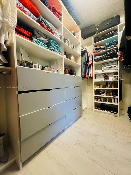 Recently Sold: $670,000 (4 beds, 2 baths, 1793 Square Feet)