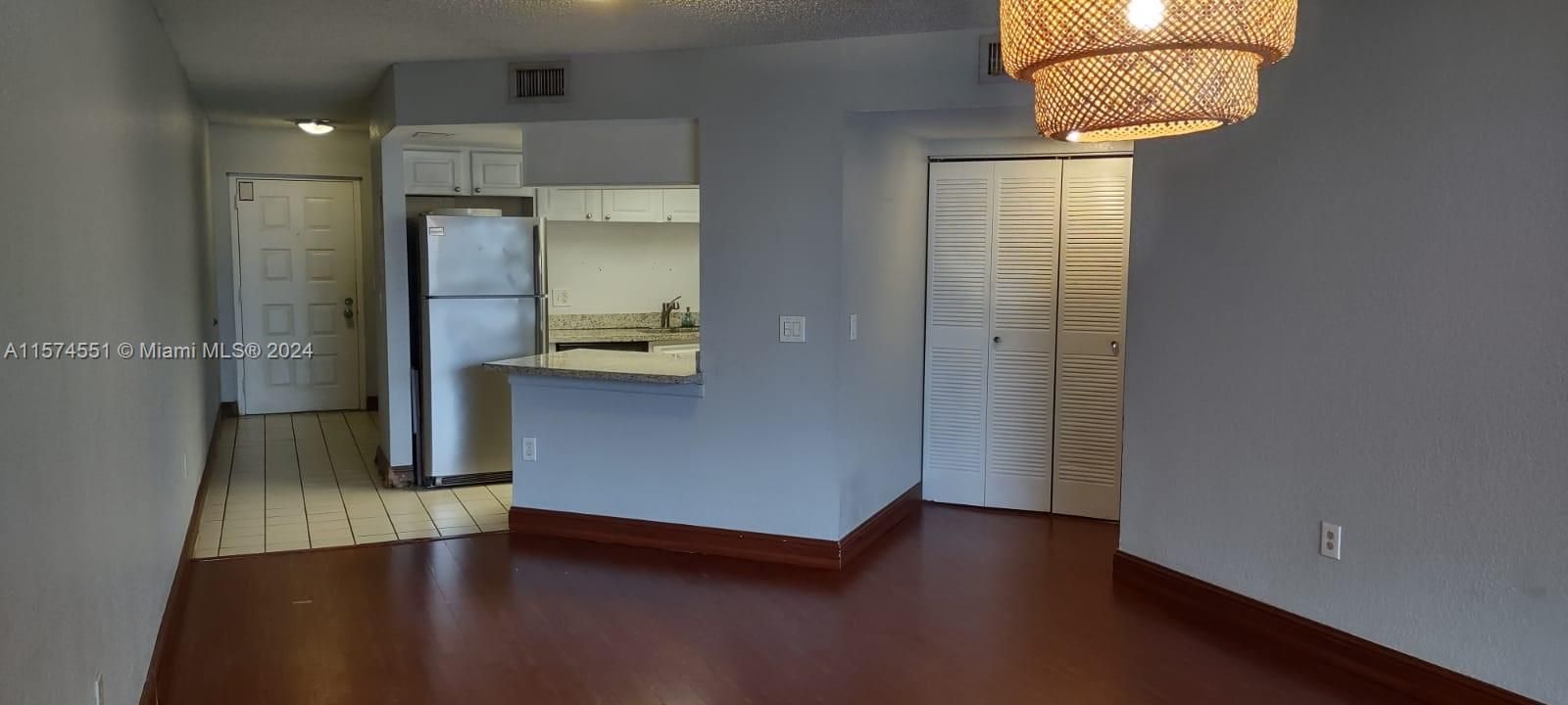 For Rent: $2,400 (2 beds, 2 baths, 1197 Square Feet)