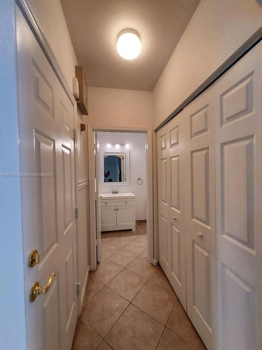 Recently Sold: $410,000 (3 beds, 2 baths, 1669 Square Feet)