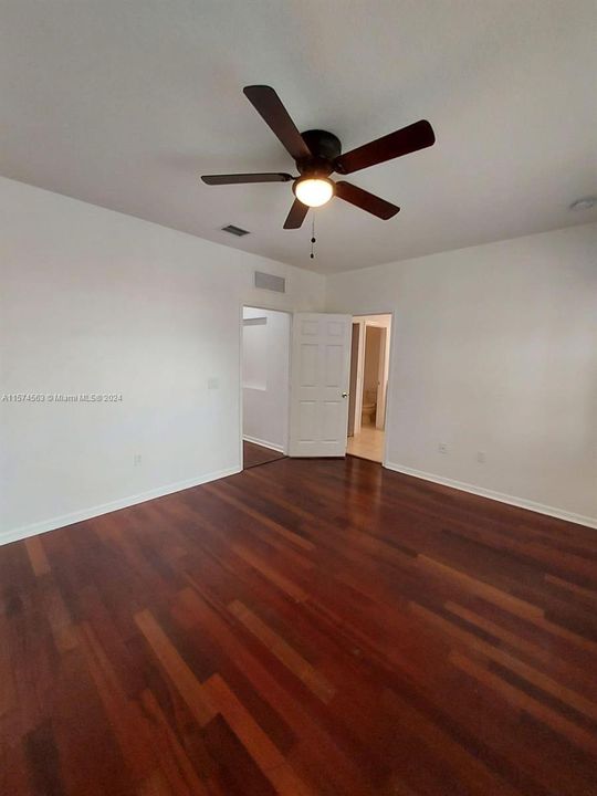 Recently Sold: $410,000 (3 beds, 2 baths, 1669 Square Feet)