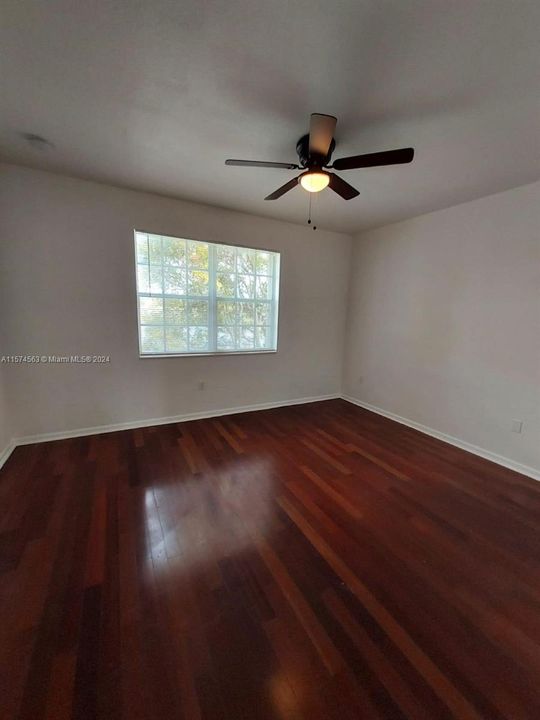 Recently Sold: $410,000 (3 beds, 2 baths, 1669 Square Feet)