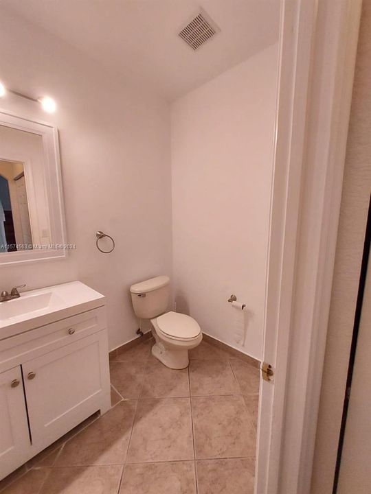 Recently Sold: $410,000 (3 beds, 2 baths, 1669 Square Feet)