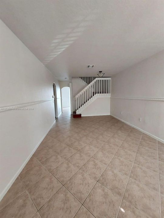 Recently Sold: $410,000 (3 beds, 2 baths, 1669 Square Feet)