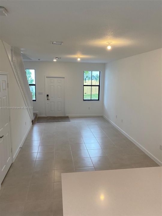 Active With Contract: $3,300 (3 beds, 2 baths, 1377 Square Feet)