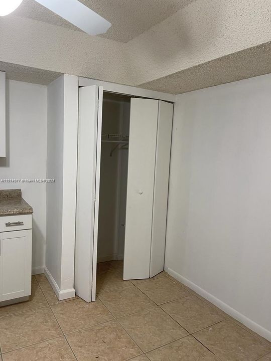 Active With Contract: $1,500 (1 beds, 1 baths, 1788 Square Feet)