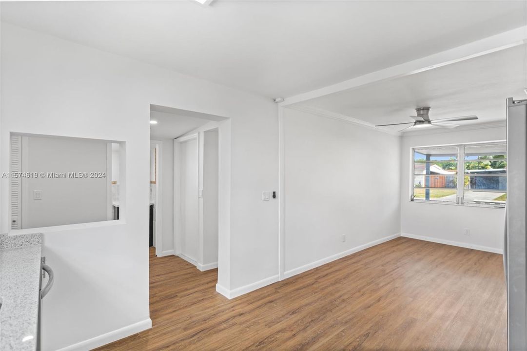 For Sale: $429,000 (2 beds, 2 baths, 725 Square Feet)