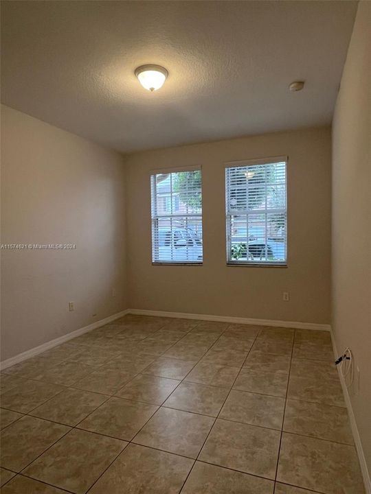 Active With Contract: $2,950 (3 beds, 2 baths, 1303 Square Feet)