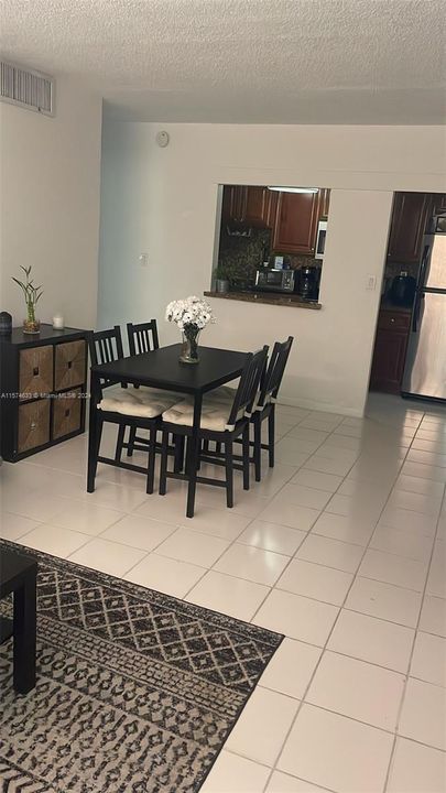 For Rent: $2,350 (2 beds, 2 baths, 1060 Square Feet)