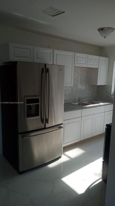 For Sale: $389,000 (2 beds, 1 baths, 800 Square Feet)