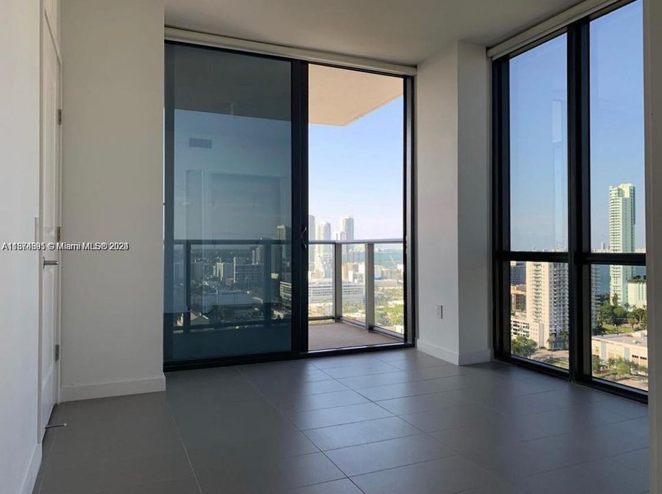 Recently Rented: $3,700 (2 beds, 2 baths, 1009 Square Feet)