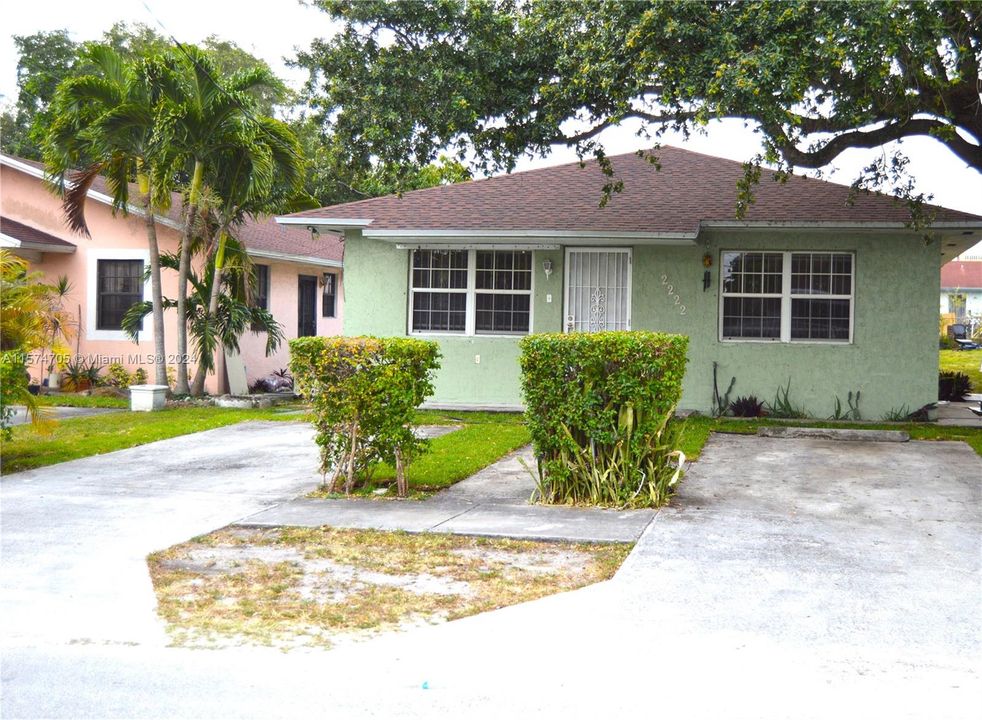For Sale: $479,999 (4 beds, 2 baths, 2005 Square Feet)