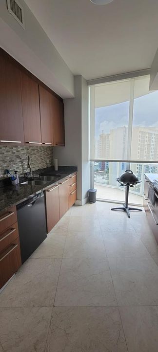 For Sale: $1,160,000 (2 beds, 2 baths, 1435 Square Feet)