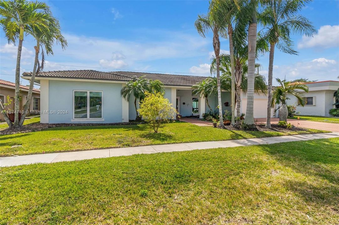 Active With Contract: $6,500 (4 beds, 3 baths, 3405 Square Feet)