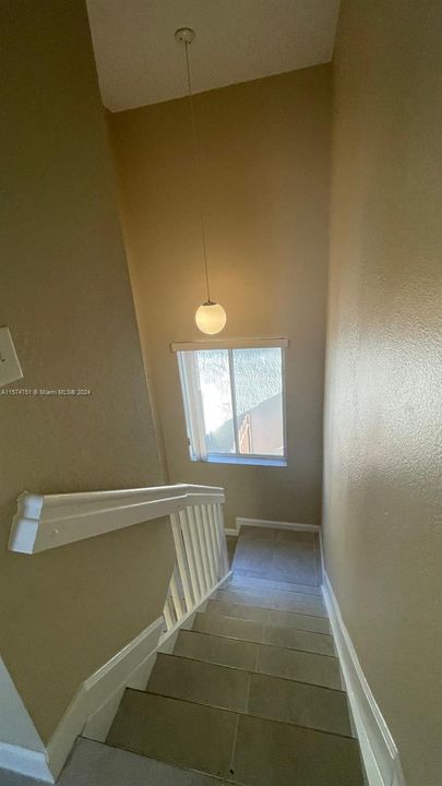 For Rent: $3,200 (3 beds, 2 baths, 1456 Square Feet)