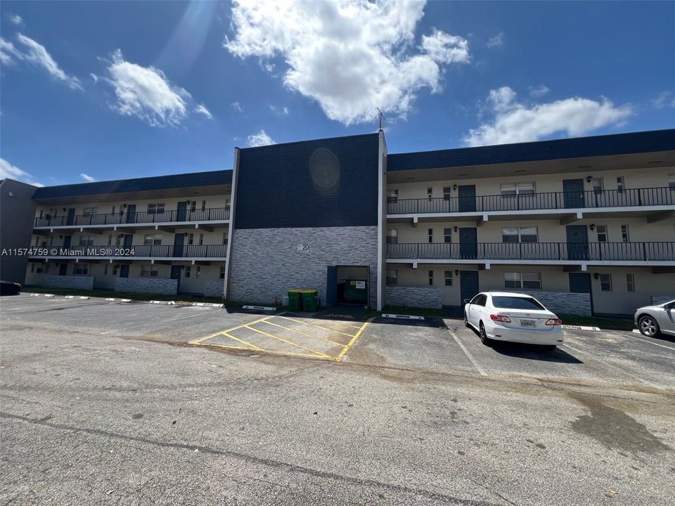 Recently Sold: $169,990 (1 beds, 1 baths, 750 Square Feet)