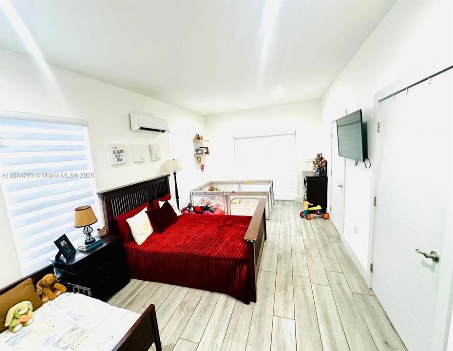 For Sale: $727,000 (3 beds, 2 baths, 2384 Square Feet)