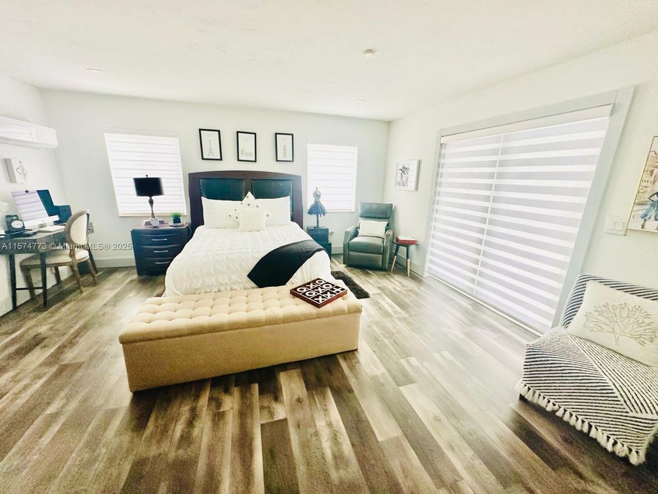 For Sale: $727,000 (3 beds, 2 baths, 2384 Square Feet)