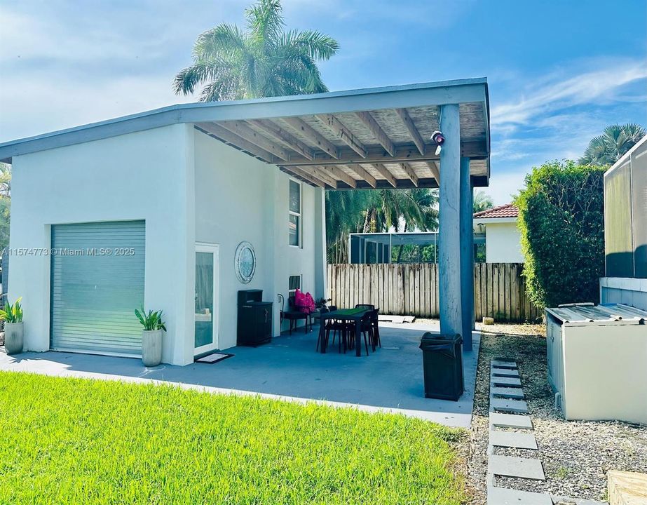 For Sale: $727,000 (3 beds, 2 baths, 2384 Square Feet)