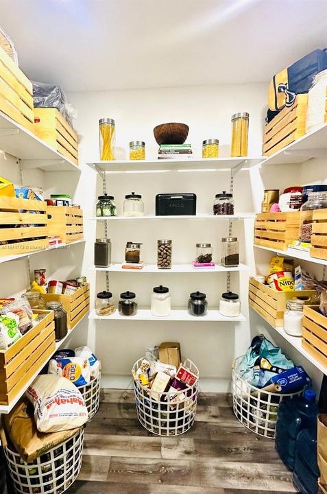 For Sale: $727,000 (3 beds, 2 baths, 2384 Square Feet)