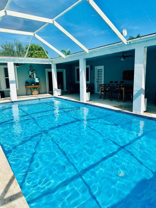 For Sale: $727,000 (3 beds, 2 baths, 2384 Square Feet)