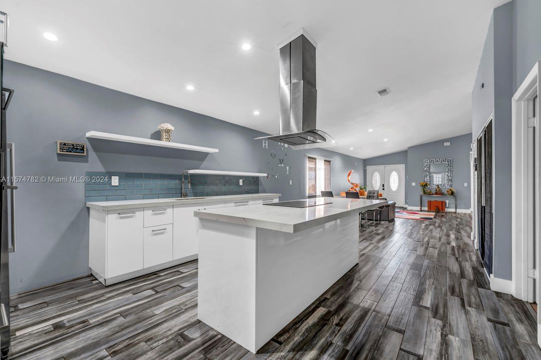 For Sale: $615,000 (4 beds, 2 baths, 1600 Square Feet)