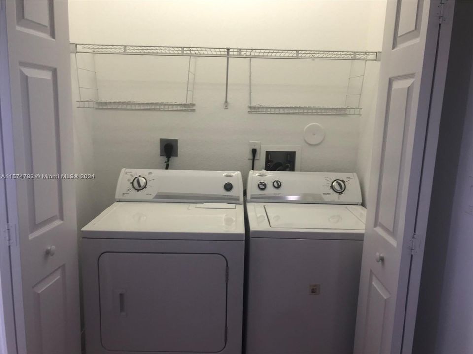 For Rent: $2,850 (3 beds, 2 baths, 1284 Square Feet)